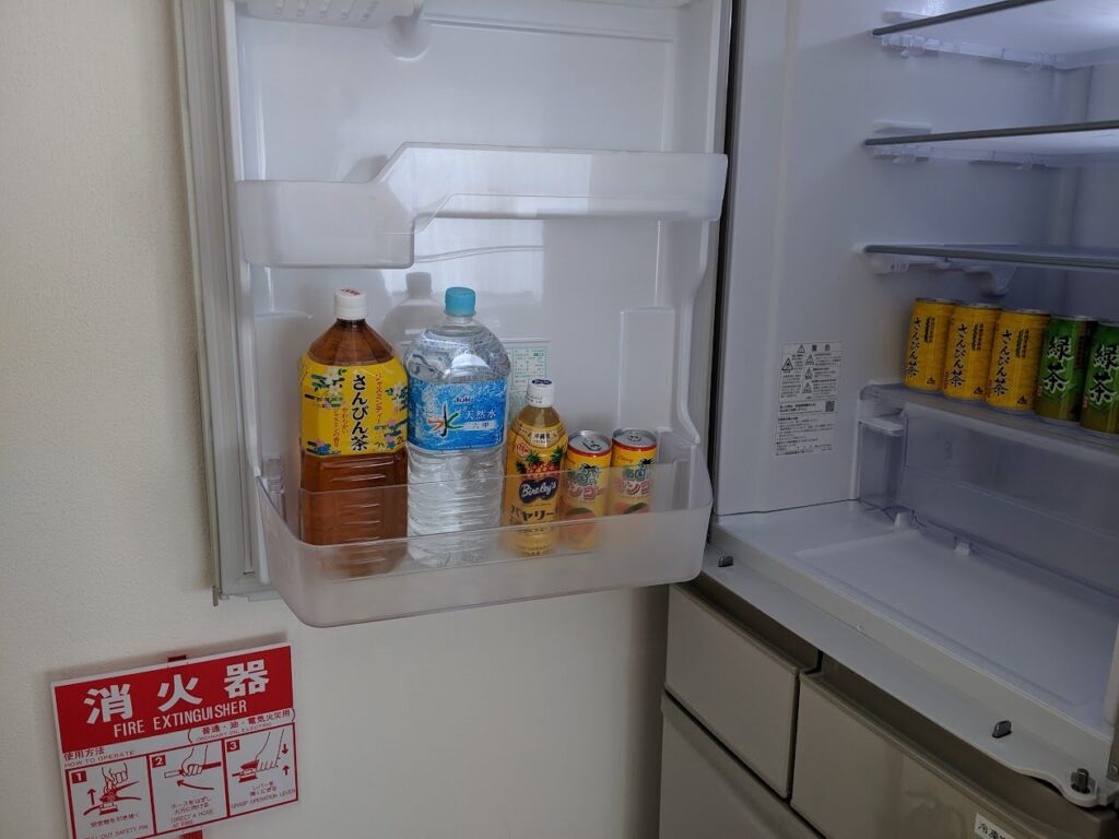 子連れ旅行に便利な石垣島ザミヤラガーデンの冷蔵庫の写真